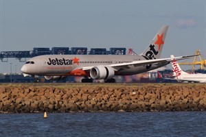 Qantas Boeing 787-800 VH-VKE at Kingsford Smith