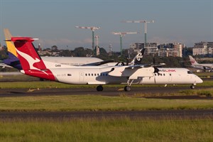 Qantas-Sunstate deHavilland Canada DHC8-Q400NG VH-84B at Kingsford Smith