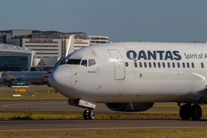 Qantas Boeing 737-800 VH-VYA at Kingsford Smith
