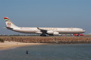 Etihad Airways Airbus A340-600 A6-EHL at Kingsford Smith