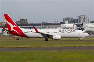 Qantas Boeing 737-800 VH-VXE at Kingsford Smith
