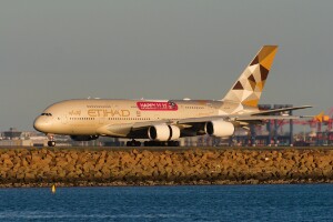 Etihad Airways Airbus A380-800 A6-APE at Kingsford Smith