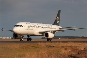 Air New Zealand Airbus A320-200 ZK-OJH at Kingsford Smith