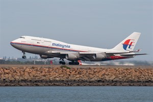 Malaysian Airlines Boeing 747-400 9M-MPH at Kingsford Smith