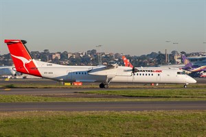 QantasLINK deHavilland Canada DHC8-Q400 VH-QOA at Kingsford Smith