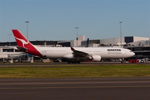 Qantas Airbus A330-300 VH-QPJ at Kingsford Smith