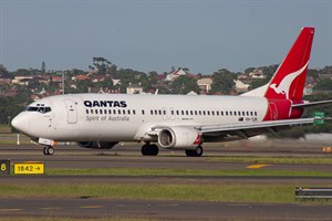 Qantas Boeing 737-400 VH-TJR at Kingsford Smith