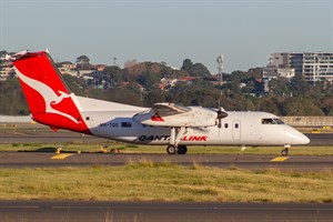 QantasLINK deHavilland Canada DHC8-200 VH-TQS at Kingsford Smith