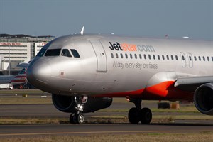 Jetstar Airways Airbus A320-200 VH-VQW at Kingsford Smith