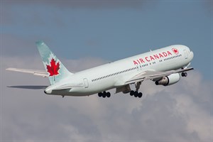 Air Canada Boeing 767-300ER C-GHOZ at Kingsford Smith