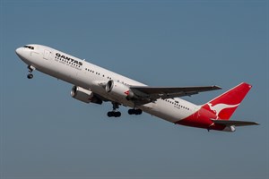 Qantas Boeing 767-300ER VH-OGB at Kingsford Smith