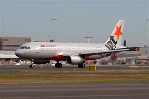 Jetstar Airways Airbus A320-200 VH-JQX at Kingsford Smith