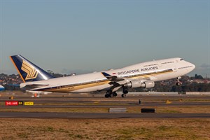 Singapore Airlines Boeing 747-400 9V-SPE at Kingsford Smith