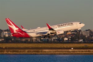 Qantas Boeing 737-800 VH-VYA at Kingsford Smith