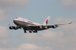 Malaysian Airlines Boeing 747-400 9M-MPI at Kingsford Smith