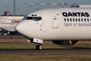 Qantas Boeing 737-400 VH-TJK at Kingsford Smith
