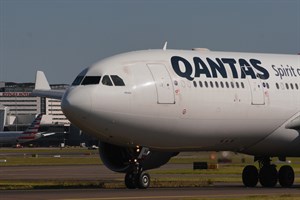 Qantas Airbus A330-200 VH-EBB at Kingsford Smith