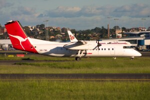 QantasLINK deHavilland Canada DHC8-300 VH-TQL at Kingsford Smith
