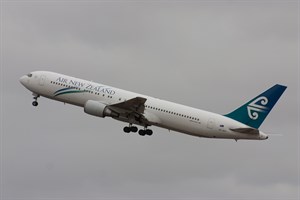 Air New Zealand Boeing 767-300 ZK-NCI at Kingsford Smith