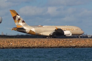 Etihad Airways Airbus A380-800 A6-APF at Kingsford Smith