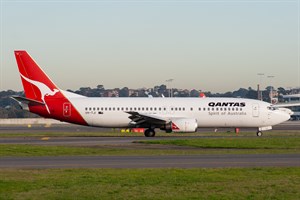 Qantas Boeing 737-400 VH-TJI at Kingsford Smith