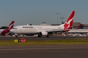Qantas Boeing 737-800 ZK-ZQH at Kingsford Smith