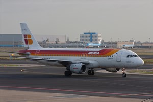 Iberia Airbus A320-200 EC-FLQ at Schiphol