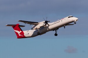QantasLINK deHavilland Canada DHC8-Q400NG VH-LQK at Kingsford Smith