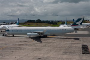 Cathay Pacific Airways Airbus A340-300 B-HXC at Manukau