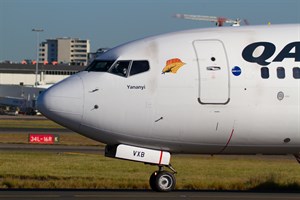 Qantas Boeing 737-800 VH-VXB at Kingsford Smith