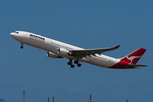 Qantas Airbus A330-300 VH-QPJ at Kingsford Smith