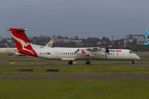 QantasLINK deHavilland Canada DHC8-Q400NG VH-LQD at Kingsford Smith