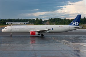 SAS Airbus A321-200 OY-KBL at Gardermoen