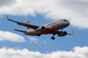 Jetstar Airways Airbus A320-200 VH-VFT at Kingsford Smith