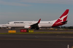 Qantas Boeing 737-800 ZK-ZQF at Kingsford Smith