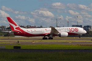 Qantas Boeing 787-900 VH-ZNJ at Kingsford Smith