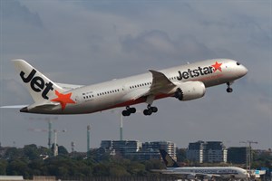 Qantas Boeing 787-800 VH-VKG at Kingsford Smith