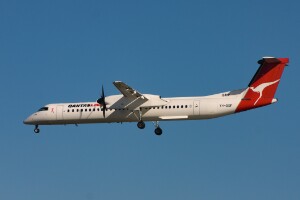 QantasLINK deHavilland Canada DHC8-Q400 VH-QOF at Kingsford Smith