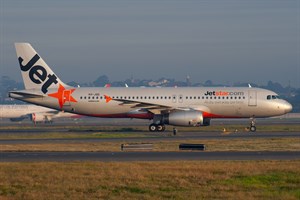 Jetstar Airways Airbus A320-200 VH-JQG at Kingsford Smith