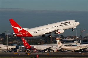 Qantas Boeing 737-400 VH-TJY at Kingsford Smith